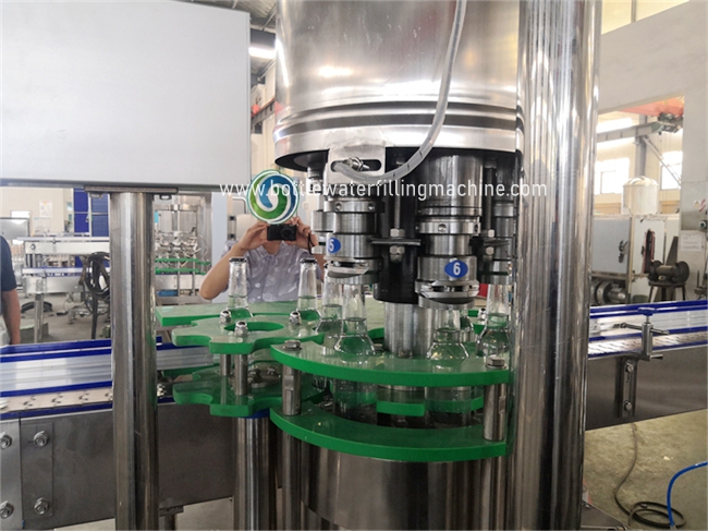 Dây chuyền sản xuất đồ uống có ga Isobaric, Thiết bị đóng chai có ga Tốc độ điều chỉnh 2